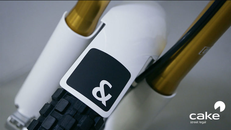 CAKE-KALK&-STREET-LEGAL-BIKE