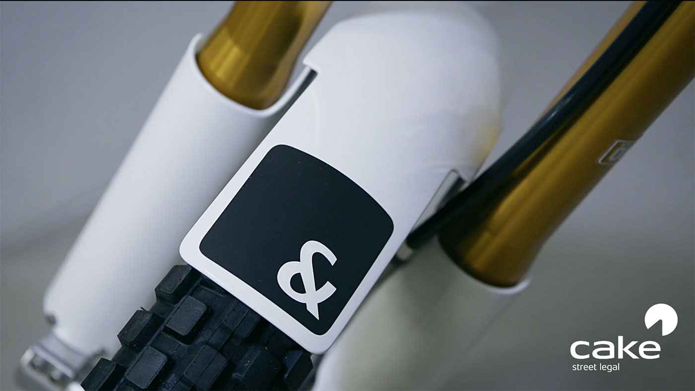 CAKE-KALK&-STREET-LEGAL-BIKE